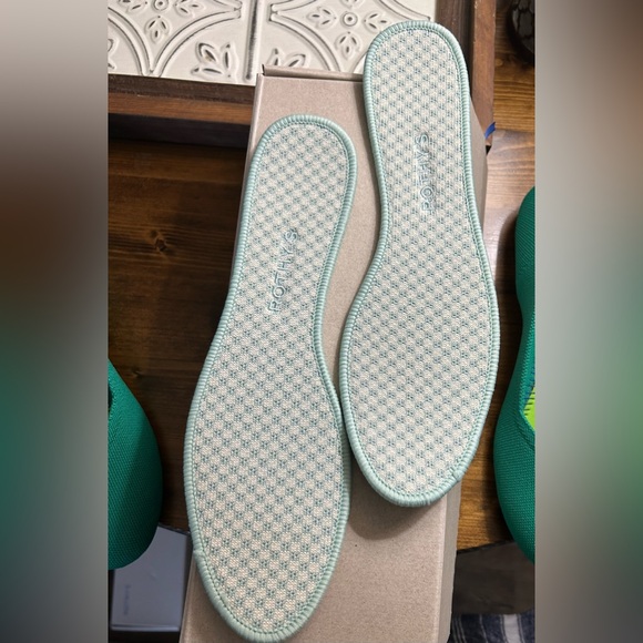 NIB Rothy’s Sz 11 Shamrock Green Flats - Picture 9 of 9